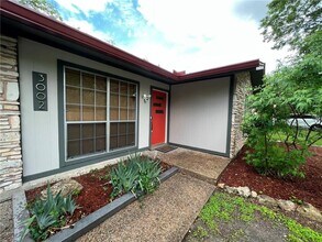 3002 Susquehanna Ln in Austin, TX - Building Photo - Building Photo