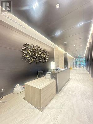 2221 Yonge St in Toronto, ON - Building Photo - Building Photo