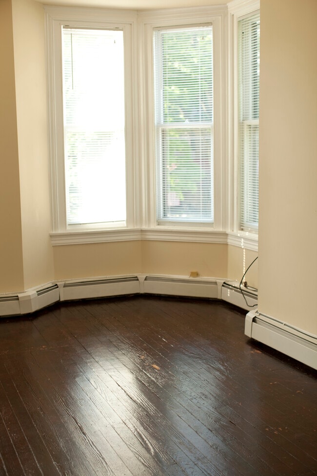 208 Summit Ave, Unit #2A in Fort Washington, PA - Building Photo - Building Photo