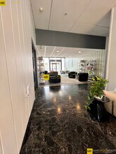 560 Commonwealth Ave, Unit 307 in Boston, MA - Building Photo - Building Photo