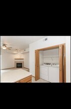 90 Jefferson St, Unit #5 in North Liberty, IA - Foto de edificio - Building Photo