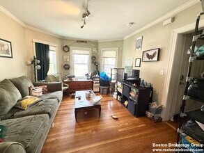 81 Florence St, Unit #1 in Boston, MA - Building Photo - Building Photo