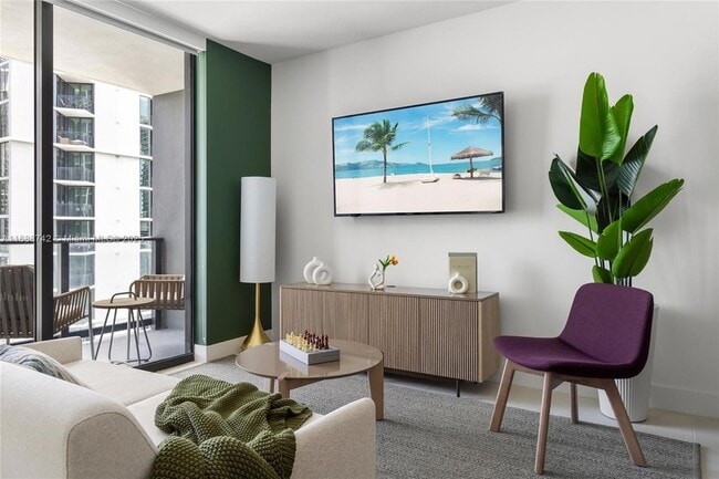 159 NE 6th St, Unit 3013 in Miami, FL - Foto de edificio - Building Photo