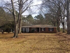 180 N Burson Ave in Bogart, GA - Building Photo