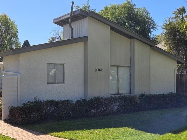 4360 Tenth St, Unit 2 in Riverside, CA - Building Photo - Building Photo