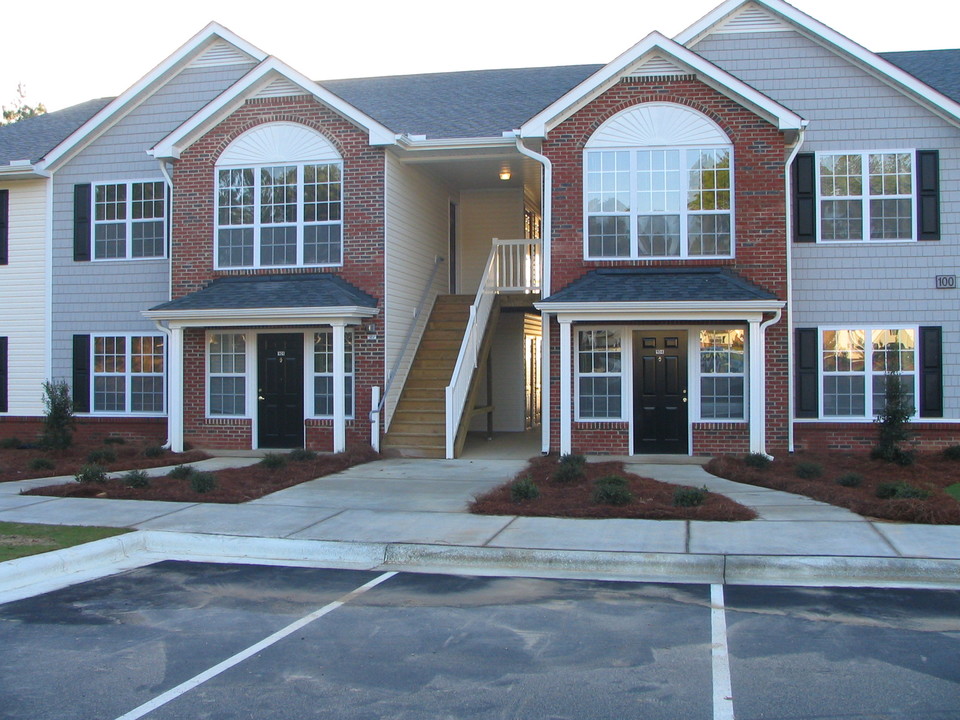 Austin's Ridge Apartments in Southern Pines, NC - Building Photo