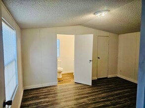 3913 Carlyss Dr in Sulphur, LA - Building Photo - Building Photo