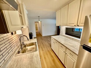 5011 Nob Hill Dr, Unit #C9 in Chagrin Falls, OH - Foto de edificio - Building Photo