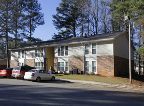 Paradise Carrollton Apartments in Carrollton, GA - Building Photo - Building Photo