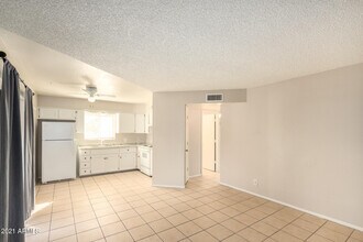 11002 N 15th Ave-Unit -3 in Phoenix, AZ - Building Photo - Building Photo