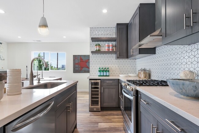 4018 Cumberland Ave in Los Angeles, CA - Building Photo - Building Photo