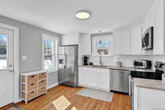 11 Peggy Ln in Farmington, CT - Building Photo - Building Photo