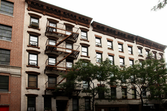 441-445 W 49th St in New York, NY - Foto de edificio - Building Photo