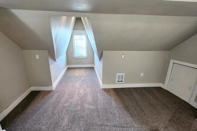 3985 S Lenox Pl in Milwaukee, WI - Building Photo - Building Photo