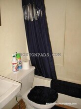 461 Massachusetts Ave, Unit 3 in Boston, MA - Foto de edificio - Building Photo