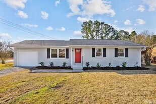 101 Holly Rd in Castle Hayne, NC - Building Photo
