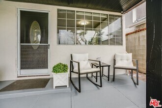 5514 Woodman Ave in Los Angeles, CA - Building Photo - Building Photo
