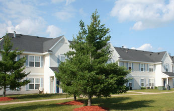 Lighthouse Village in Cheboygan, MI - Foto de edificio - Building Photo