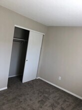 3370 Winston Dr, Unit #4 in Bettendorf, IA - Foto de edificio - Building Photo