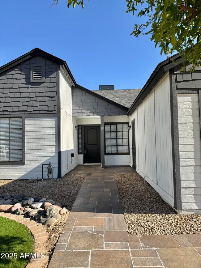 613 W Rosemonte Dr in Phoenix, AZ - Building Photo - Building Photo