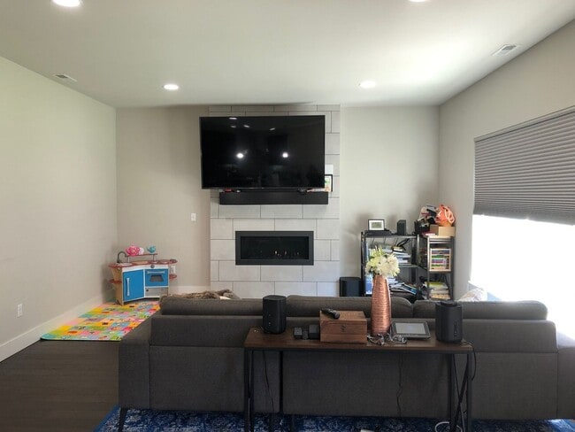 18309 15th Pl W in Lynnwood, WA - Building Photo - Building Photo