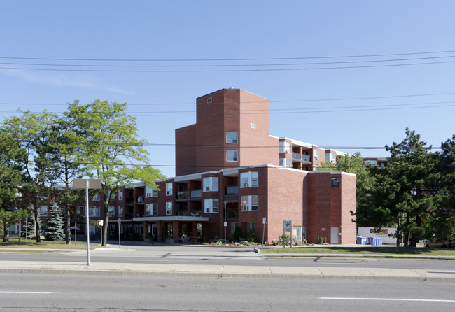 Mohawk Gardens in Hamilton, ON - Building Photo - Building Photo