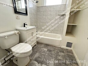 54 E Mitchell Ave in Cincinnati, OH - Building Photo - Building Photo