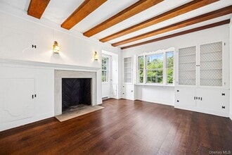 6 Fox Meadow Rd in Scarsdale, NY - Building Photo - Building Photo
