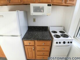 195 Park Dr in Boston, MA - Building Photo