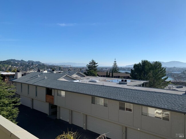 175 Upper Via Casitas in Larkspur, CA - Building Photo - Building Photo