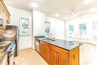 1424 W Cary St in Richmond, VA - Foto de edificio - Building Photo