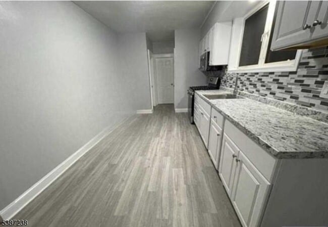 556 Willow Ave in Lyndhurst, NJ - Building Photo - Building Photo