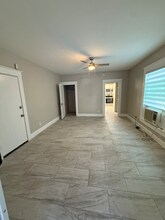 309 7th St S-Unit -3 in St. Petersburg, FL - Building Photo - Building Photo