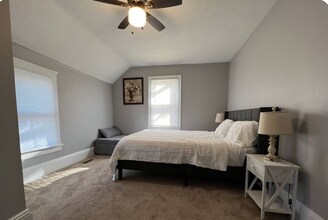 3712 Hyde Ave in Cleveland, OH - Foto de edificio - Building Photo