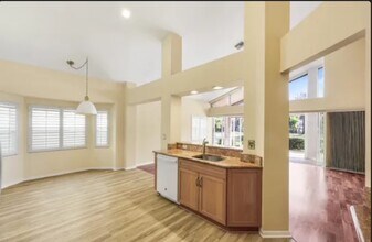 384 Pindo Palm Dr in Naples, FL - Foto de edificio - Building Photo