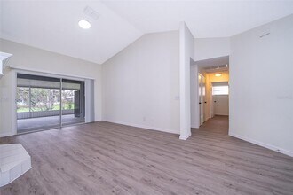 2425 Rolling Broak Dr in Orlando, FL - Building Photo - Building Photo