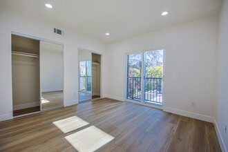 10803 Kling St, Unit 3 in North Hollywood, CA - Foto de edificio - Building Photo