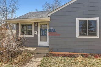 755 Newark St in Aurora, CO - Foto de edificio - Building Photo