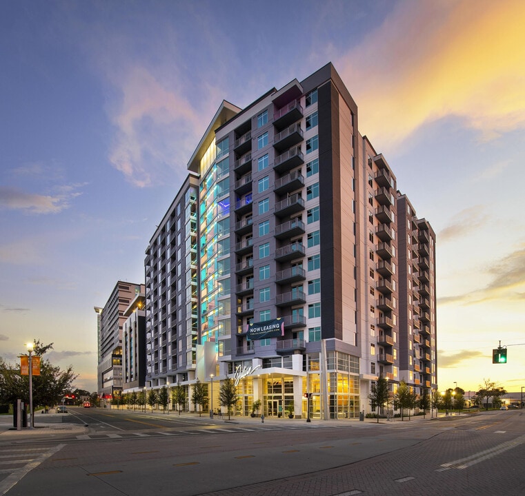 Julian in Orlando, FL - Foto de edificio