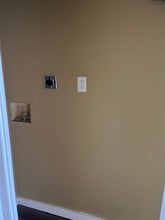 913 S Main St, Unit 100 in Elkhart, IN - Foto de edificio - Building Photo