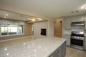 11411 Chapman Ave in Garden Grove, CA - Building Photo - Building Photo