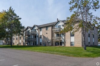 Norway Pines Apartments in Sartell, MN - Foto de edificio - Building Photo