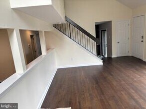 22 Cotoneaster Ct in Monmouth Junction, NJ - Building Photo - Building Photo