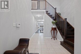 4466 Saw Mill Dr in Niagara Falls, ON - Building Photo - Building Photo