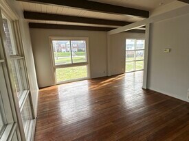 320 17th St in Columbus, IN - Building Photo