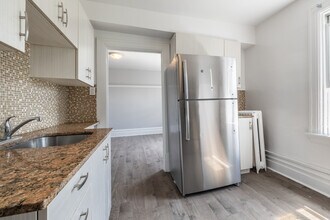 Carlyle Apartments in Ottawa, ON - Building Photo - Interior Photo