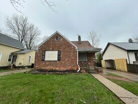 5070 Lafontaine St in Grosse Pointe, MI - Building Photo