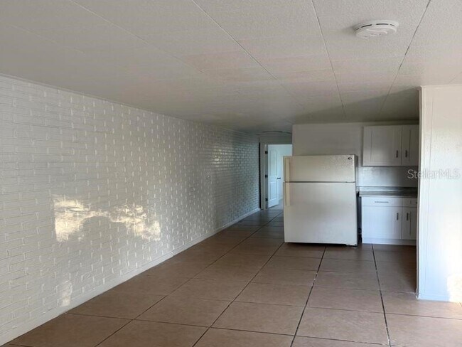 9811 N Jasmine Ave in Tampa, FL - Building Photo - Building Photo