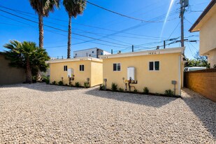 14210 Sylvan St, Unit 2 in Van Nuys, CA - Building Photo