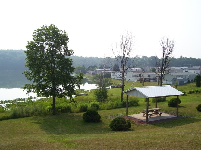 Oakwood Lake Village in Tunkhannock, PA - Building Photo